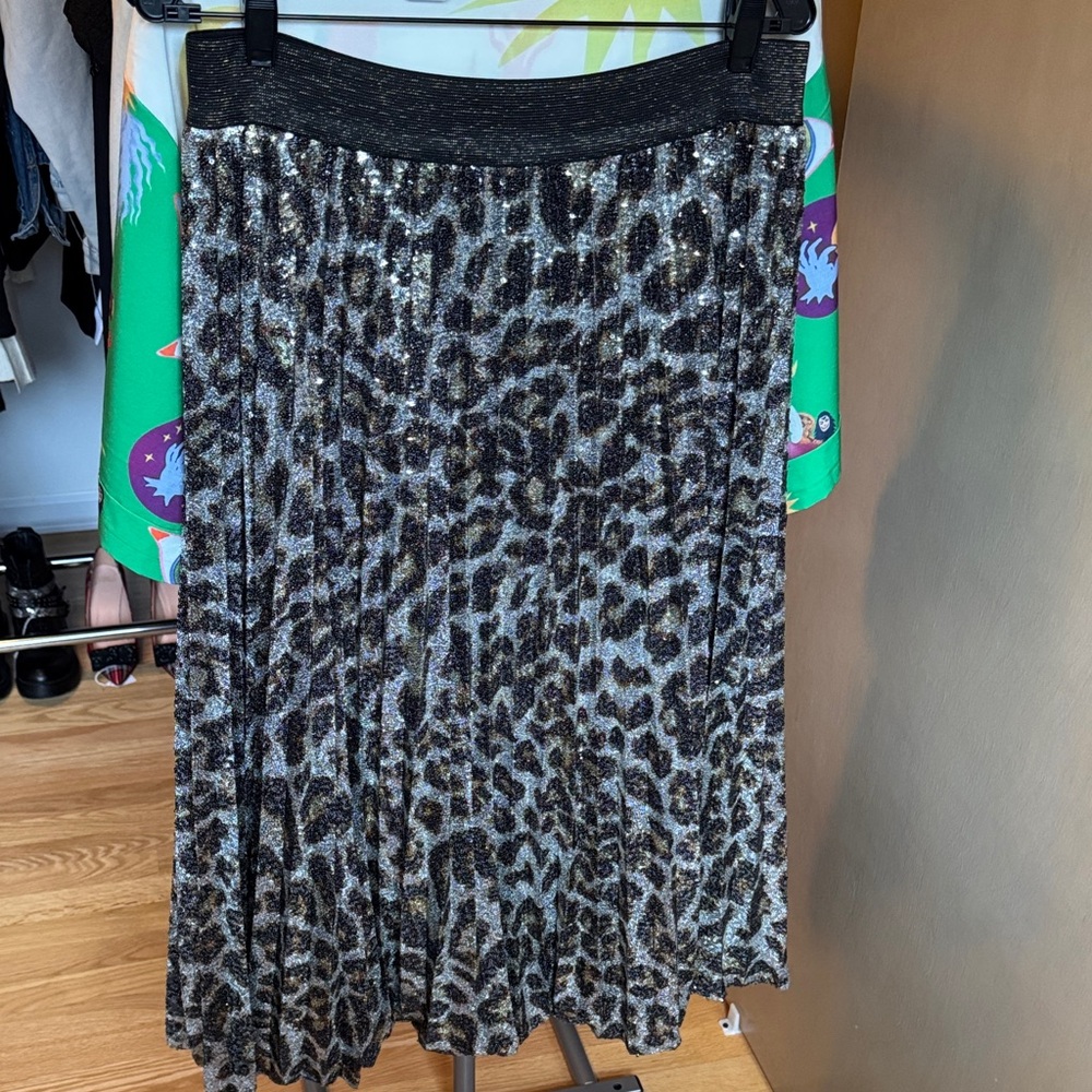 Leopard Print Pleated Skirt